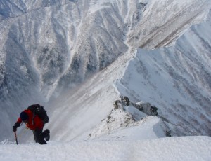春メイン2年班 1823アタック成功、39敗退 コイカク夏尾根⇔1823峰