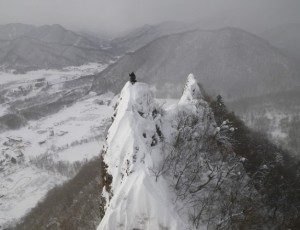 八剣山