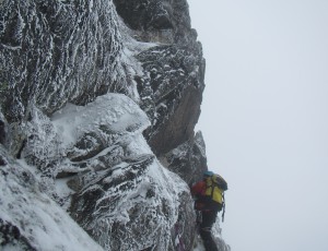 八つ手岩、左ルート